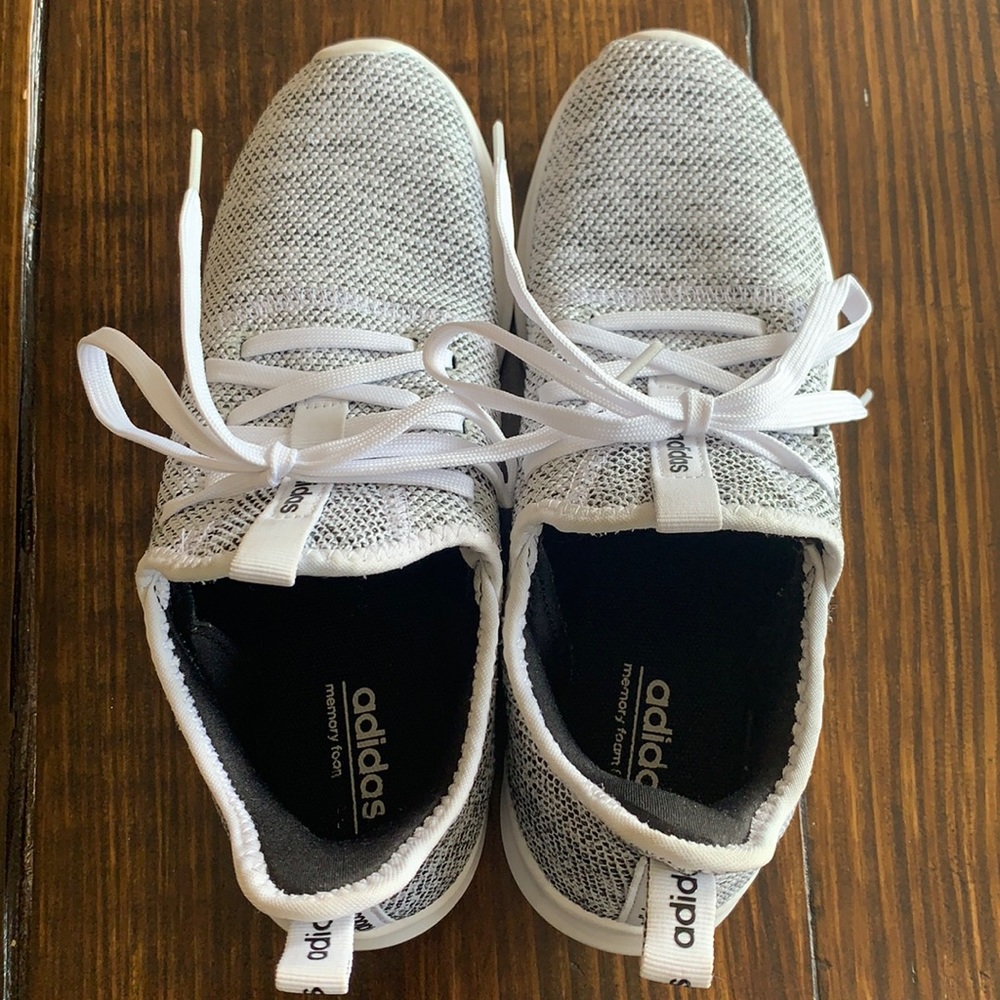 Adidas Cloudfoam tennis shoes